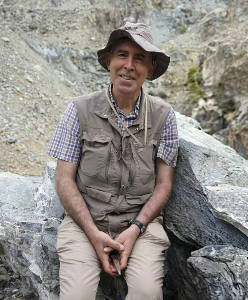 MK在线创新论坛第一千八百四十二讲：Records of processes for subduction initiation, slab roll-back and ophiolite genesis in Turkey: Field, geochemical and  geochronological constraints