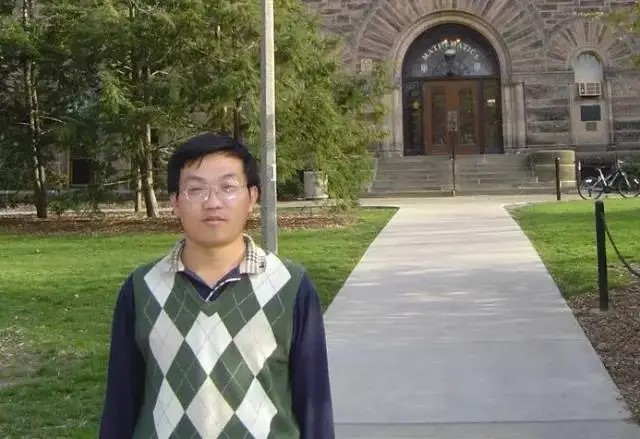 MK在线创新论坛第一千六百八十一讲：Problems and results on determinants involving Legendre symbols