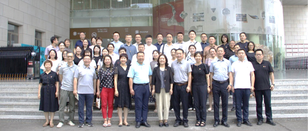 西安市卫健委机关党委与MK在线医学院党委举办联学共建主题党日活动